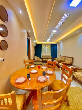 Comfort 2 steps Side Sea view serviced apartment near montaza palace and Easy access to all Sites è AC ,WIFI, Security